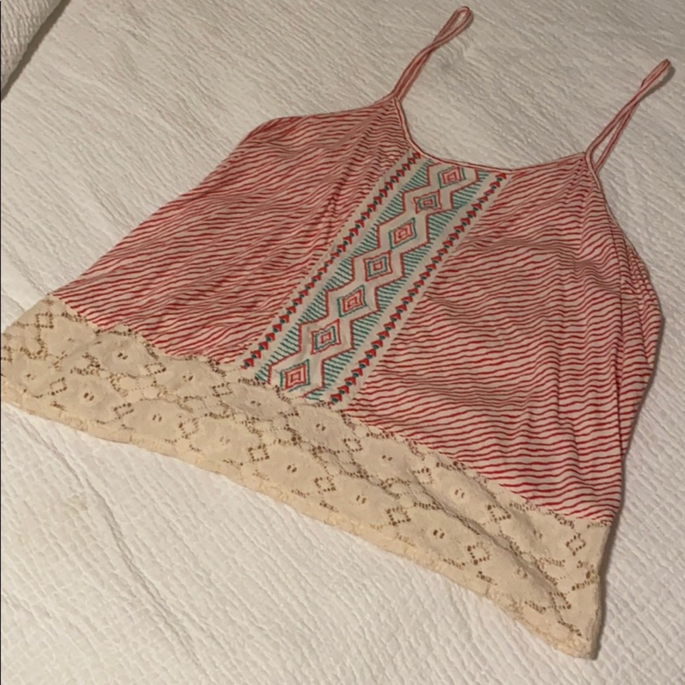 Tribal top - Picture 2 of 3